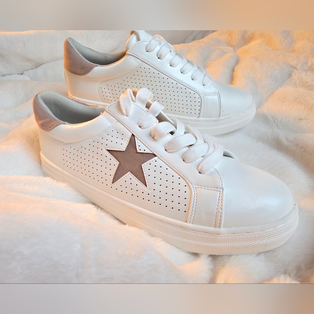 New White and Tan Women's Sneakers Size 8.5
